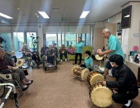 *사물놀이*산책*체조*콩고르기(대체 플레이콘)*신문놀이*11/1 화투놀이&nbsp;