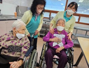 *신문놀이*자유화*컵쌓기*실외산책*실내산책*체조*1층 신관산책*2층 본관산책&nbsp;